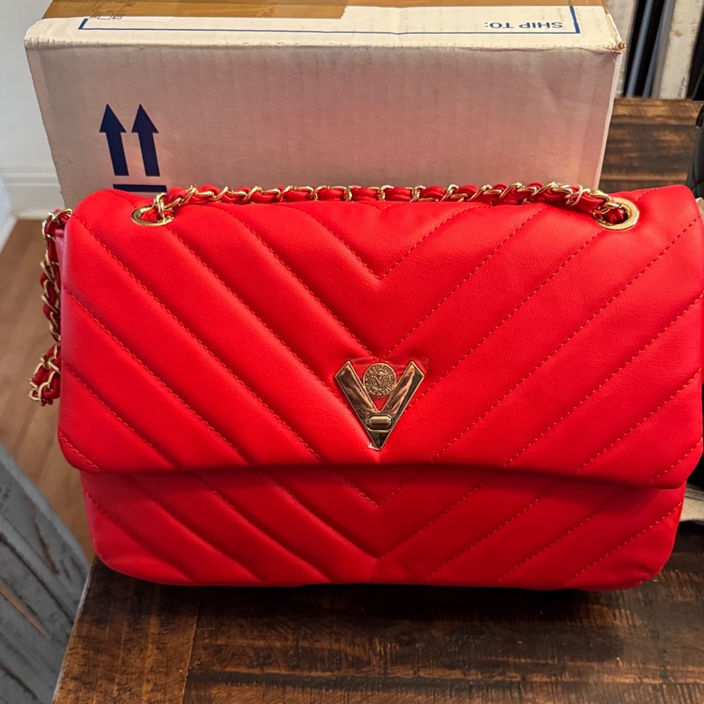 -Emblem Quilted Chain Shoulder Bag in Red